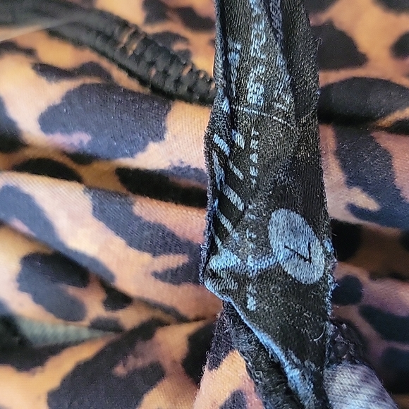 Rare WITH x Peloton Cheetah Print Capri Leggings - Picture 9 of 16